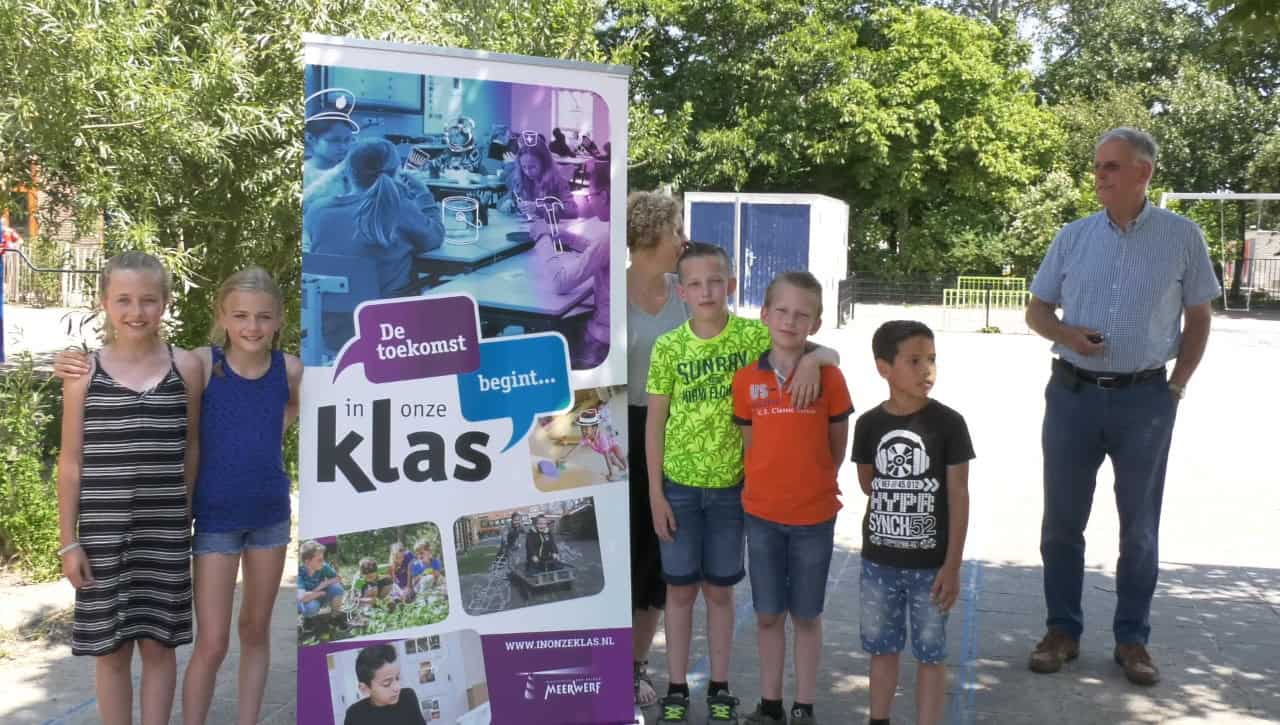 Kratten vol levensmiddelen voor de Voedselbank (video)