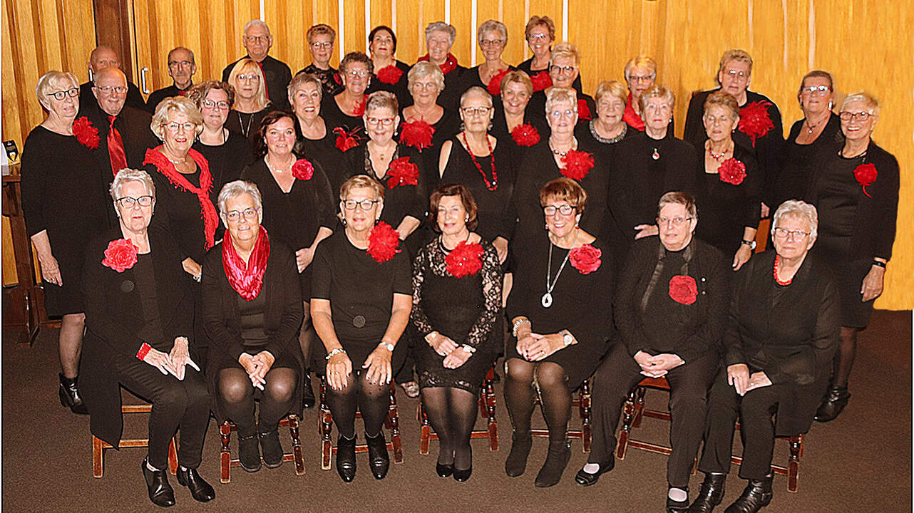 Vrouwenkoor No Name geeft Kerst Sing Inn