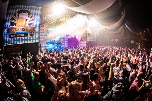 Lederhosen en Dirndl’s tijdens Oktoberfeest 2.0