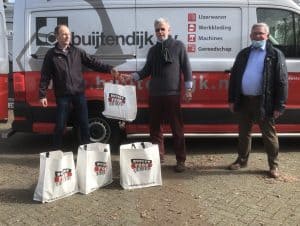 Rotary Club Den Helder bezorgt 150 Paaspakketten bij de voedselbank