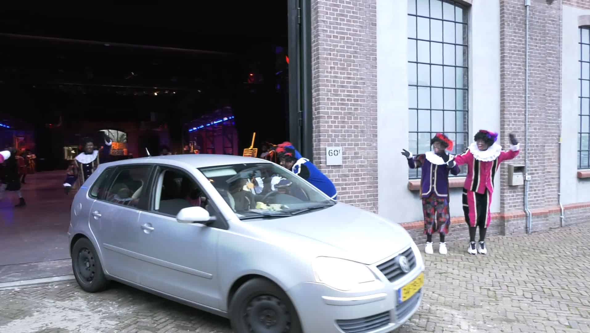 Pieten Drive Thru in de Stadshal (video)