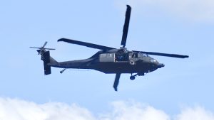 Defensie oefent met helikopters en duikerdroppings