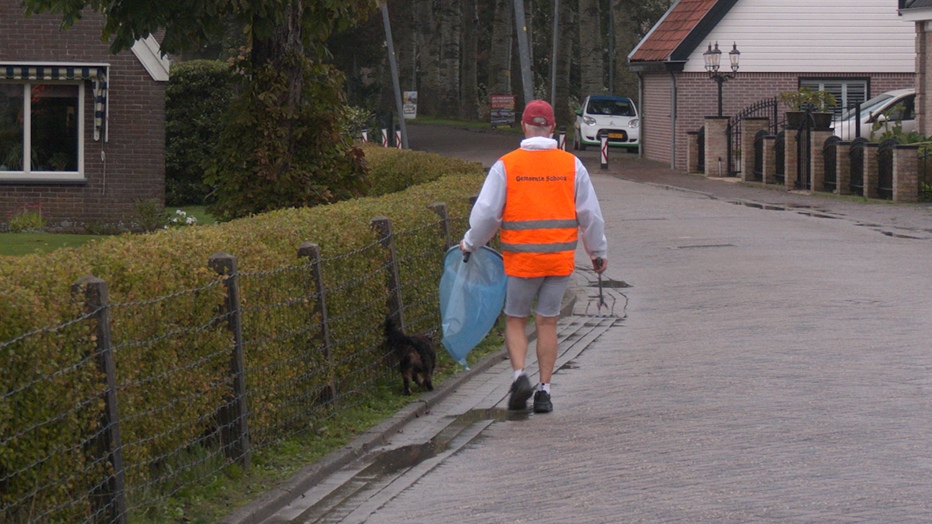 Video: Regen houdt vrijwilligers niet tegen bij opruimactie