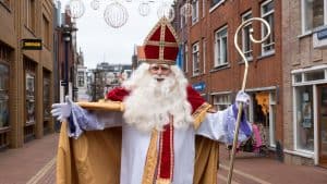 Geen intocht, wel een optocht met Sinterklaas