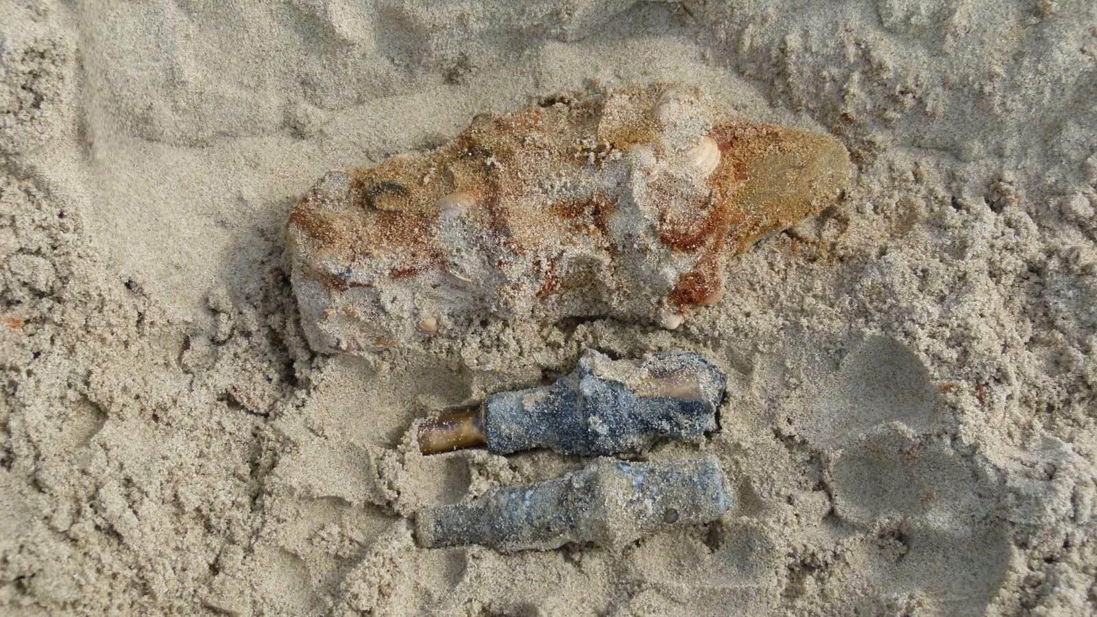 Weer explosief materiaal gevonden op strand Den Helder