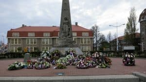 Onderhoudswerkzaamheden gedenkteken Middenweg