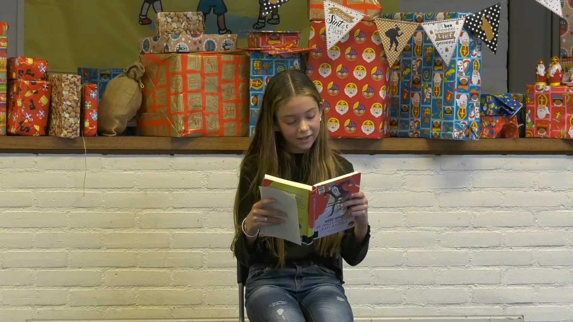 Lola wint voorleeswedstrijd Prinses Margrietschool (video)