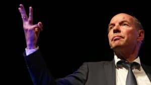 Wim Anker voor presentatie naar Den Oever
