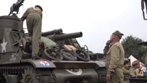 Vrijwilligers uit Winkel onderdeel herdenkingstocht Market Garden