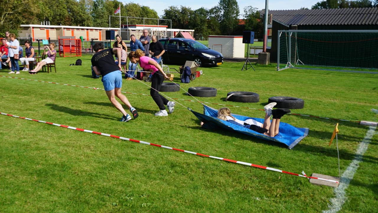 Zeskamp en kermis in Kolhorn