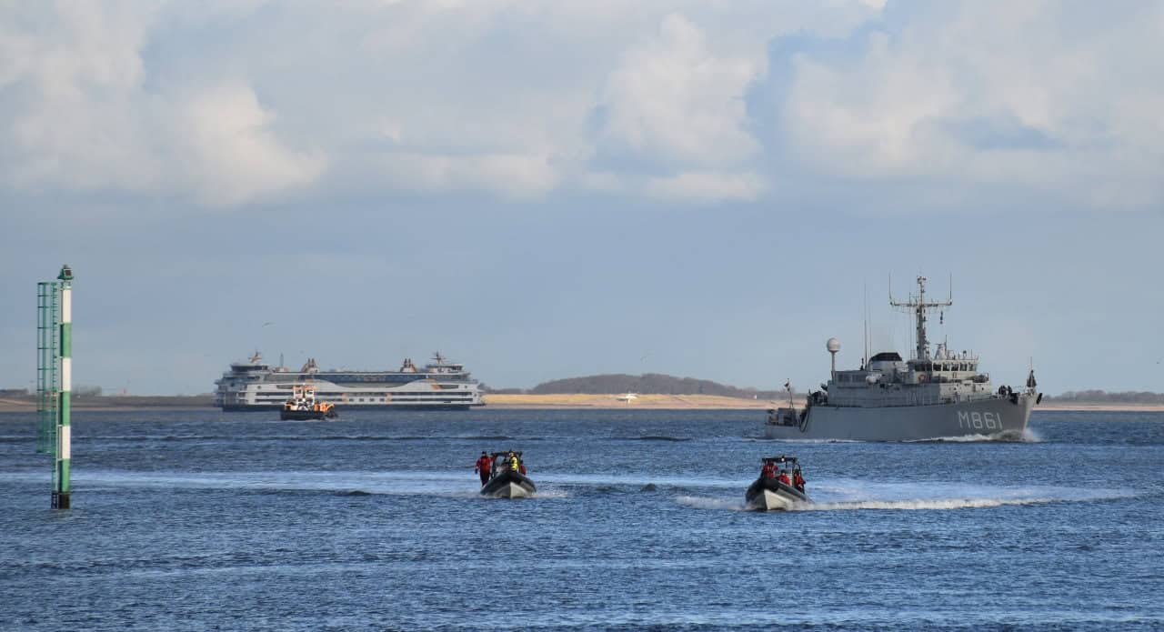 Marineschepen terug uit Cariben en Oostzee