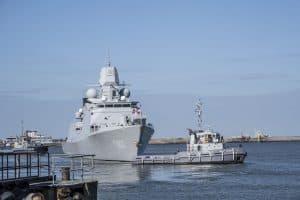 Zr.Ms. De Zeven Provinciën verliest smeerolie tijdens inzet