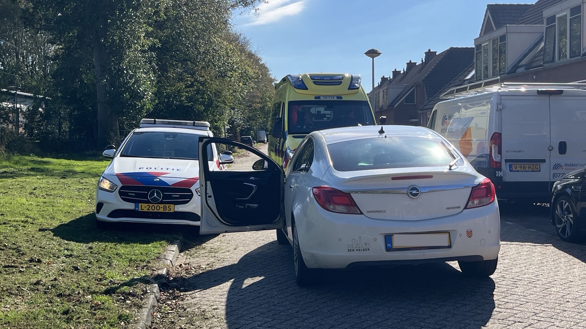 Fietser naar ziekenhuis na botsing met auto in Den Helder