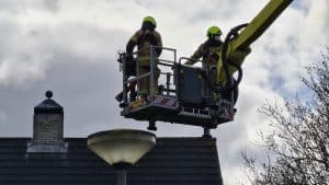 Brandweer rukt uit voor vogel in schoorsteen