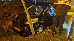 Auto klem na voorrangsfout