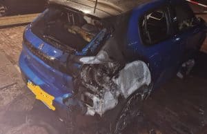Vermoedelijke brandstichting auto