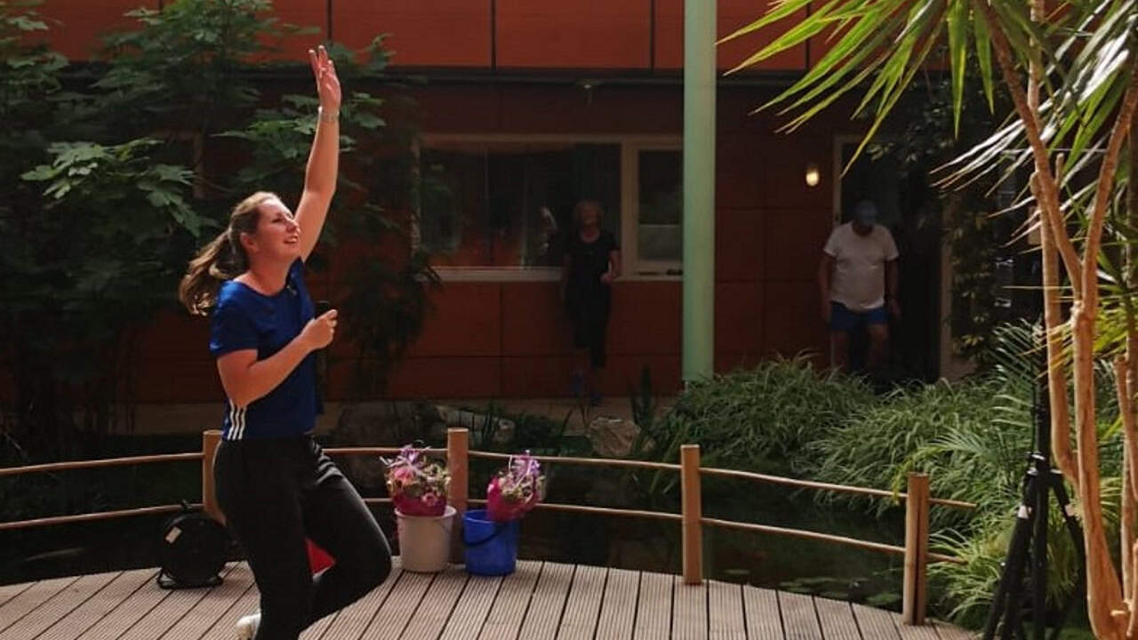 Team Sportservice doet mee aan Nationale Balkon Beweegdag