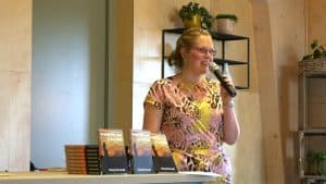 Cheryl debuteert met boek over pesten (video)