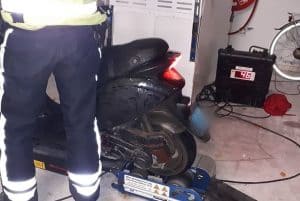 Snorscooter maakt het te bont