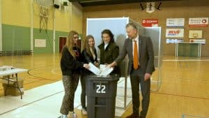 Jarig en meteen stemmen, met de burgemeester! (video)