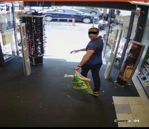 Winkeldief neemt de benen