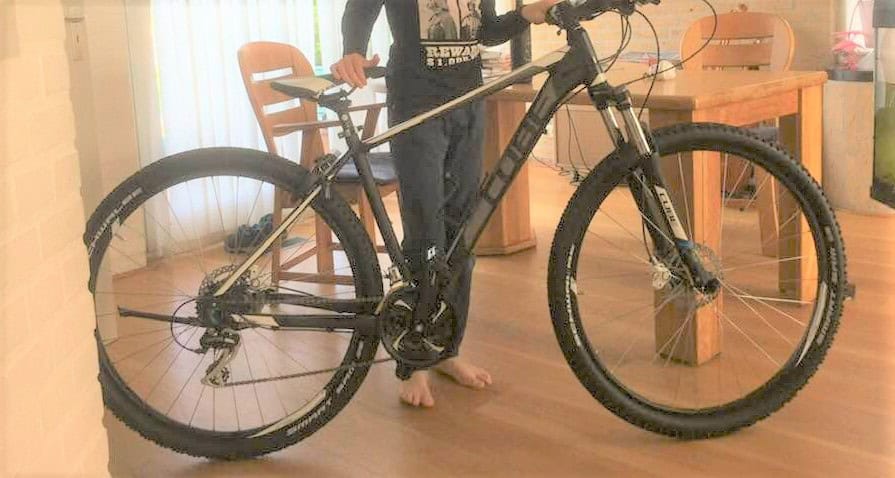 Weer een fiets gestolen bij bushalte Den Oever