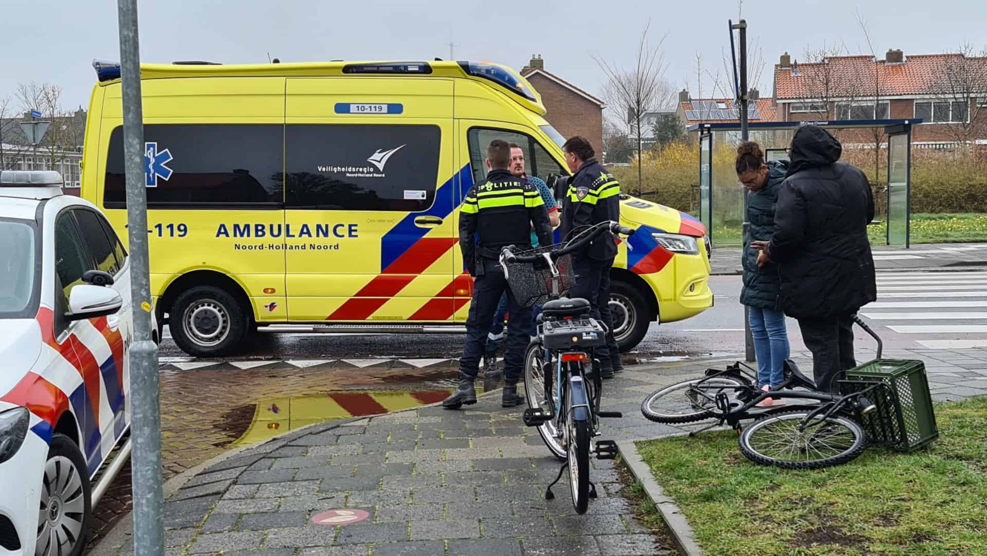 Fietser (12) aangereden, bestuurder rijdt door