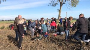 Zelf friet rooien op de boerderij