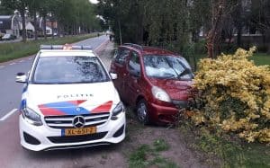 Politie rijdt gestolen auto klem