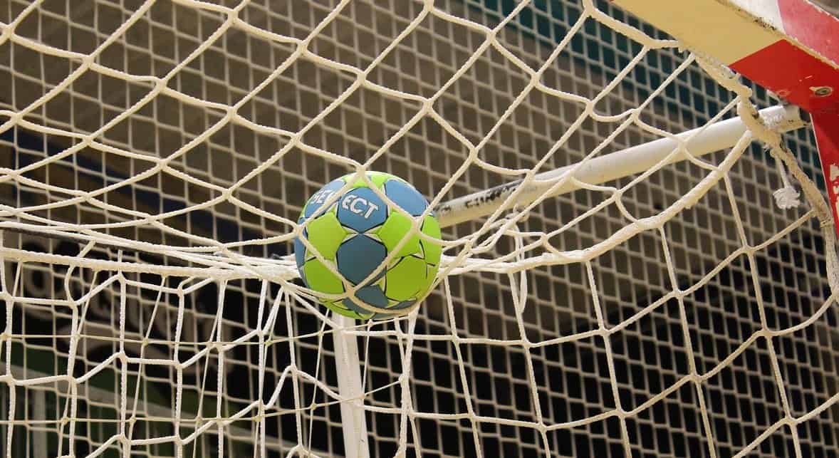 Tonegido wint dankzij goede tweede helft