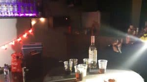 27 Bekeuringen bij nachtelijk coronafeest