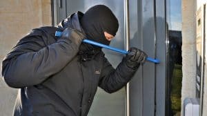 Bewoner betrapt inbreker