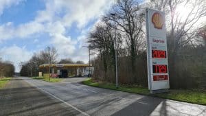 Benzine is op bij Shell aan de Ravelijnweg