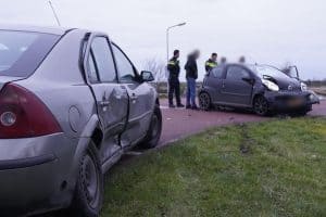 Geen gewonden bij ongeval op kruising Breezand