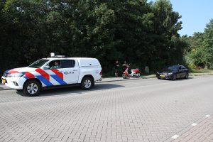 Aanrijding tussen auto en scooter