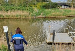 Pontje vernield door jongeren