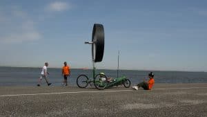Windkarren Racing Aeolus zoeven over de dijk (video)