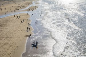 Politie: “Tweet handhavers over man die meisjes lastigvalt op strand kan angst zaaien”