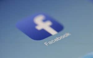 Facebookchat burgemeester valt in het water
