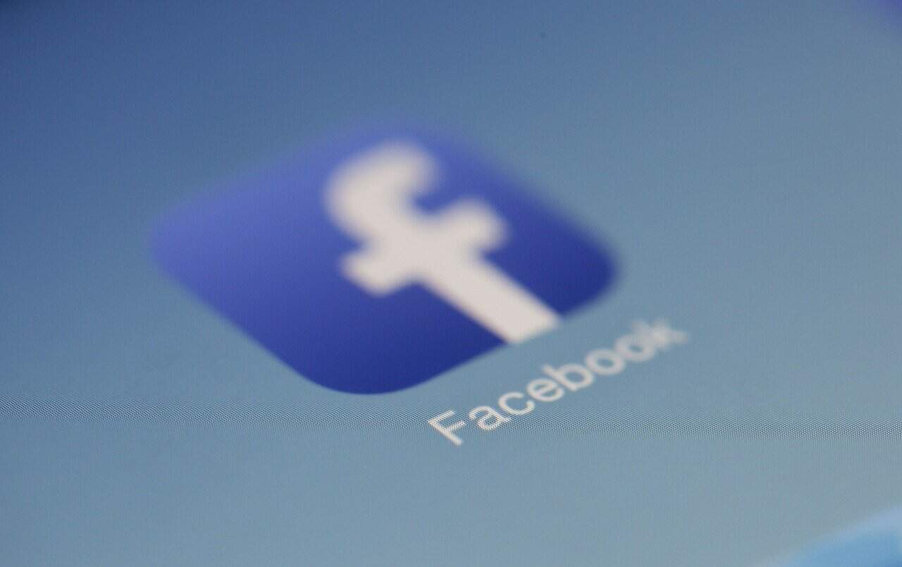Facebookchat burgemeester valt in het water
