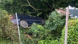 Verlaten autowrak aangetroffen bij Wieringerwerf