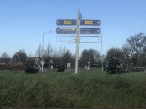 Onbekenden versieren rotonde