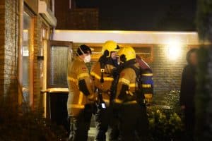 Woning vol rook door vlam in de pan