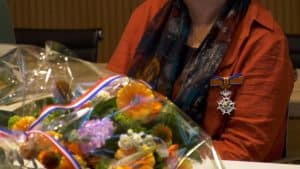 Wilma Kok-Kuipers geridderd in de Orde van Oranje-Nassau (video)