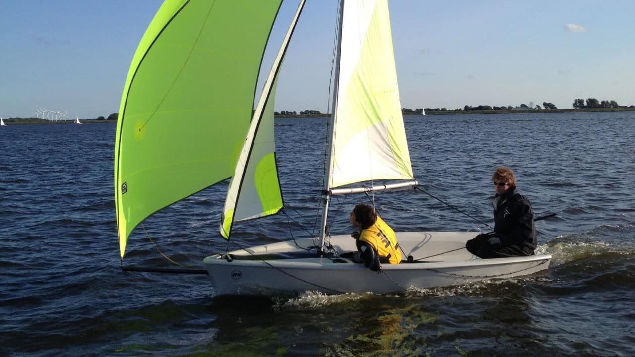 Open instuifmiddag zeilen op het Amstelmeer