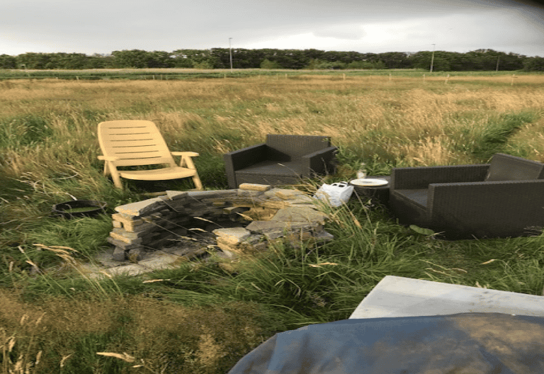 Eigenaren van illegale bouwwerken in Huisduinerpolder krijgen laatste kans: Vóór april 2022 moet de vergunning aangevraagd zijn