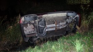 Bestuurder ontsnapt aan sloot na auto-ongeluk