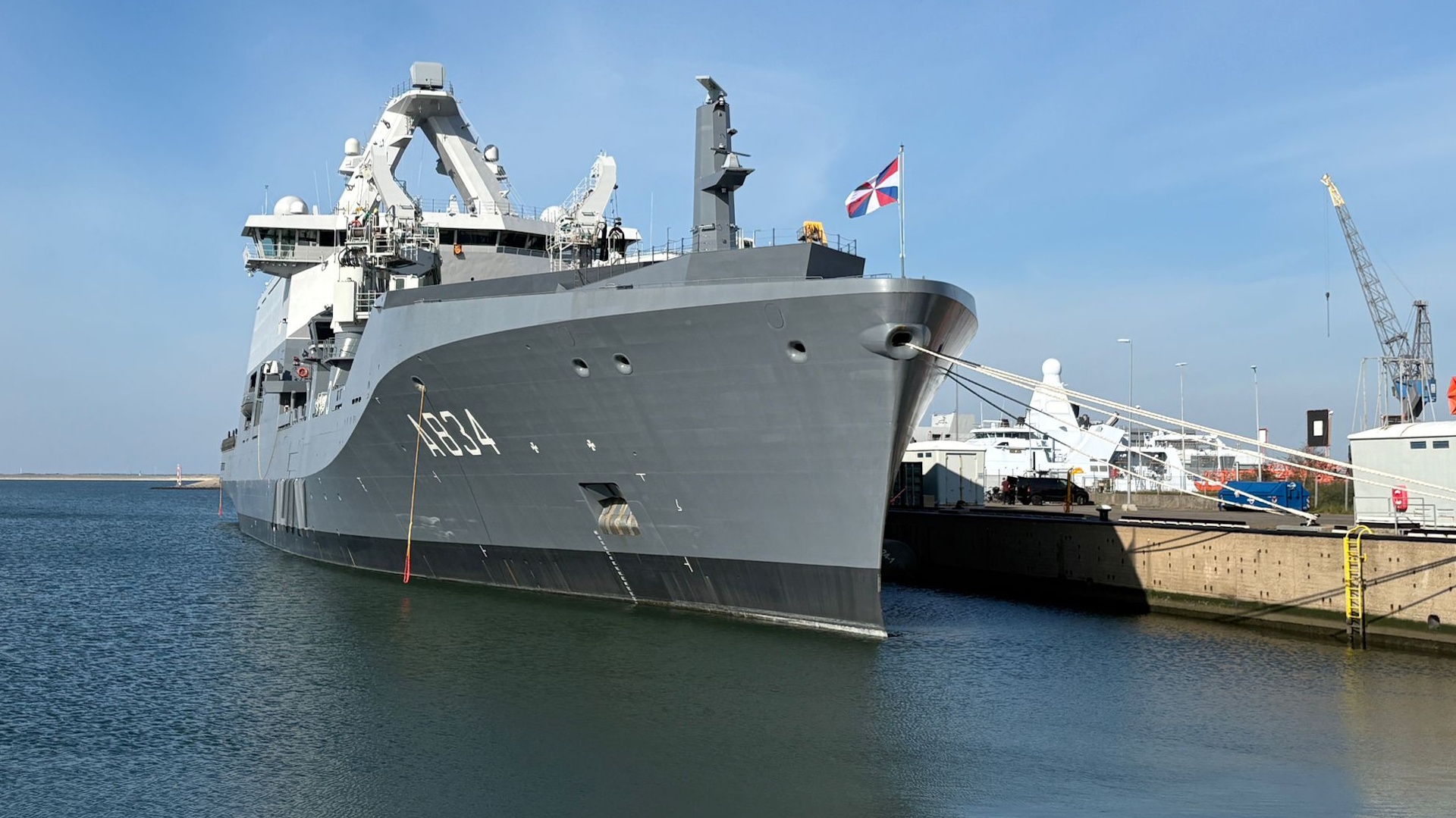 Nieuw marineschip Zr. Ms. Den Helder officieel in gebruik genomen