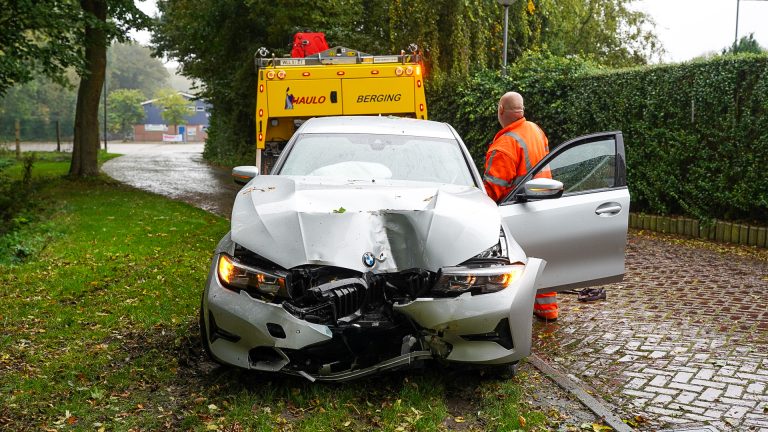 Bestuurder neemt de benen na botsing
