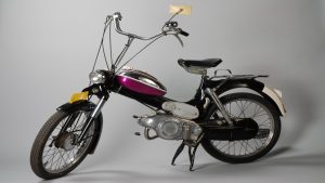 Bromfietsbeurs in Waarland